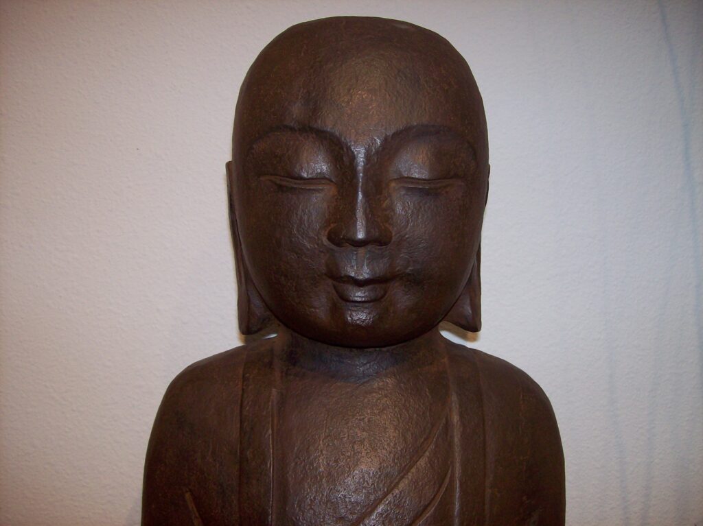 5 Uses for Meditation Online Class peaceful statue